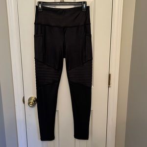 Mono b spandex leggings size M
